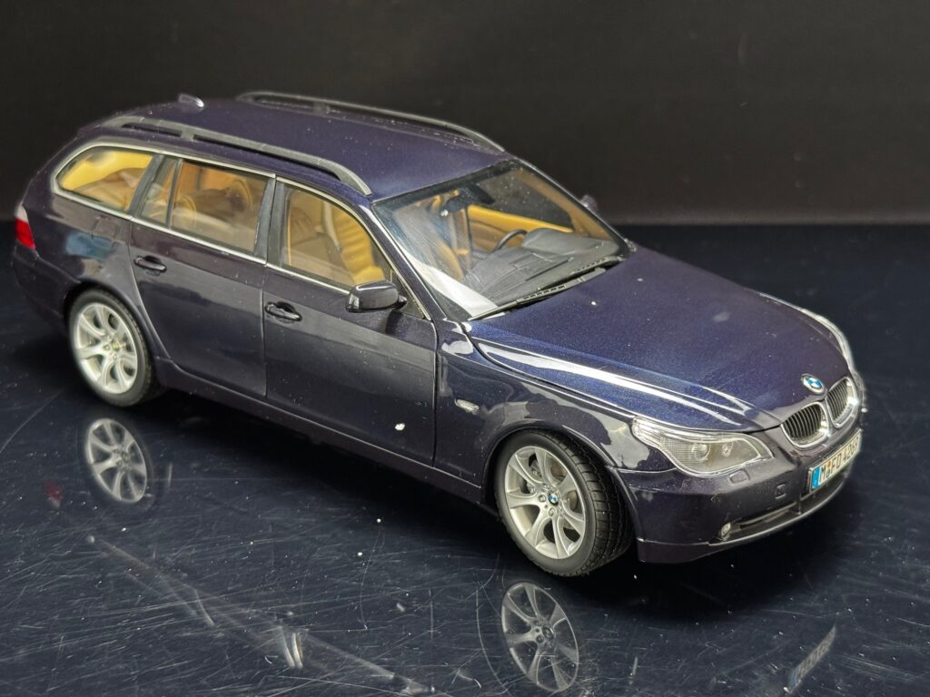 1/18 ディーラー特注 5 Series Touring 545i 1/18 ディーラー特注 BMW