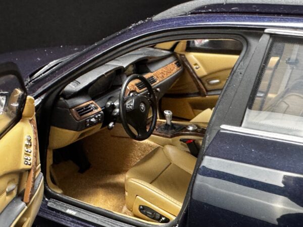 Kyosho BMW 545i Touring