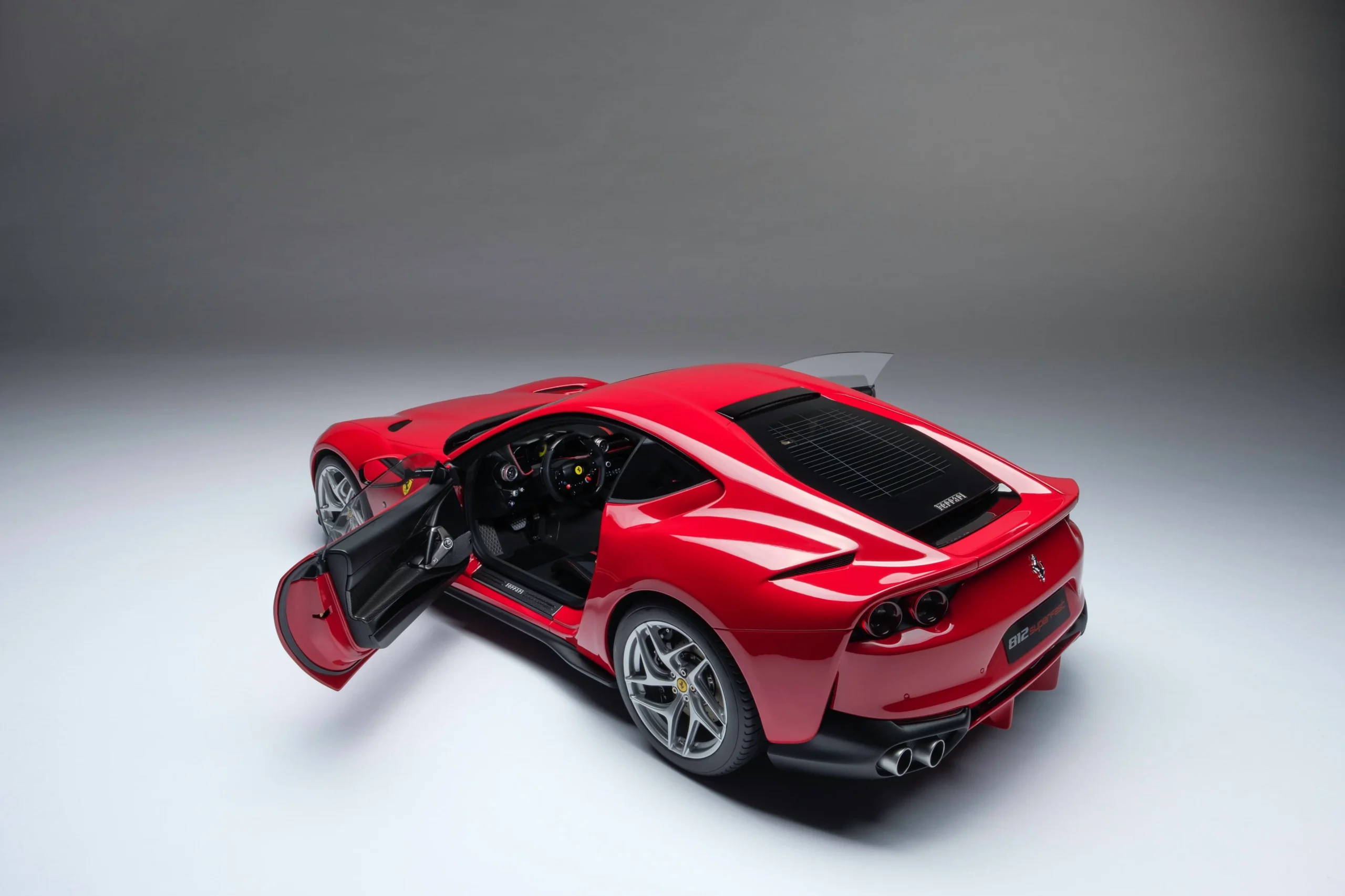Amalgam Ferrari 812 Superfast 1:8 - 1/8 - Image 10