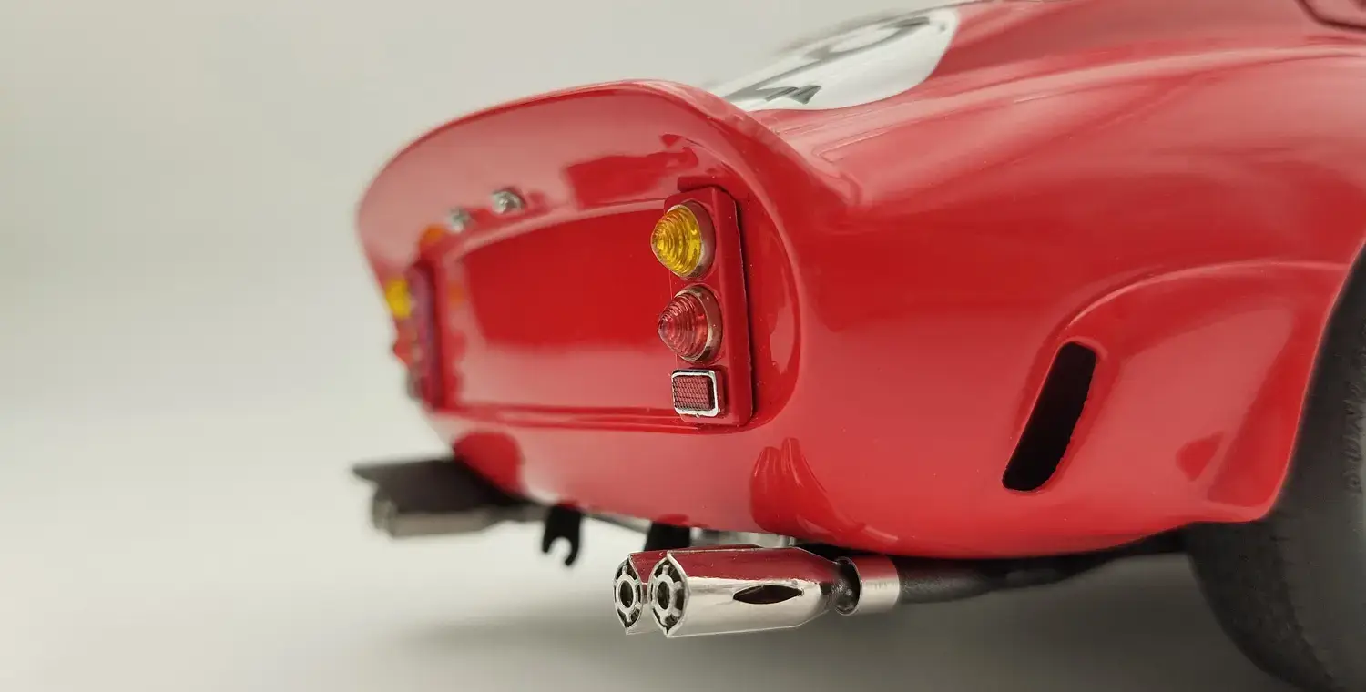 CMC Ferrari 250 GTO Beurlys Ellde #22 M-253 3rd OA & 2nd GT, Le Mans 1962 #22 Chassis 3757GT, Limited Edition 2200 - 1/18 - Imagen 5
