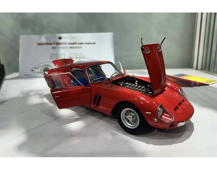 مارتيزان فيراري 250 GTO روسو كورسا 250 GTO روسو كورسا