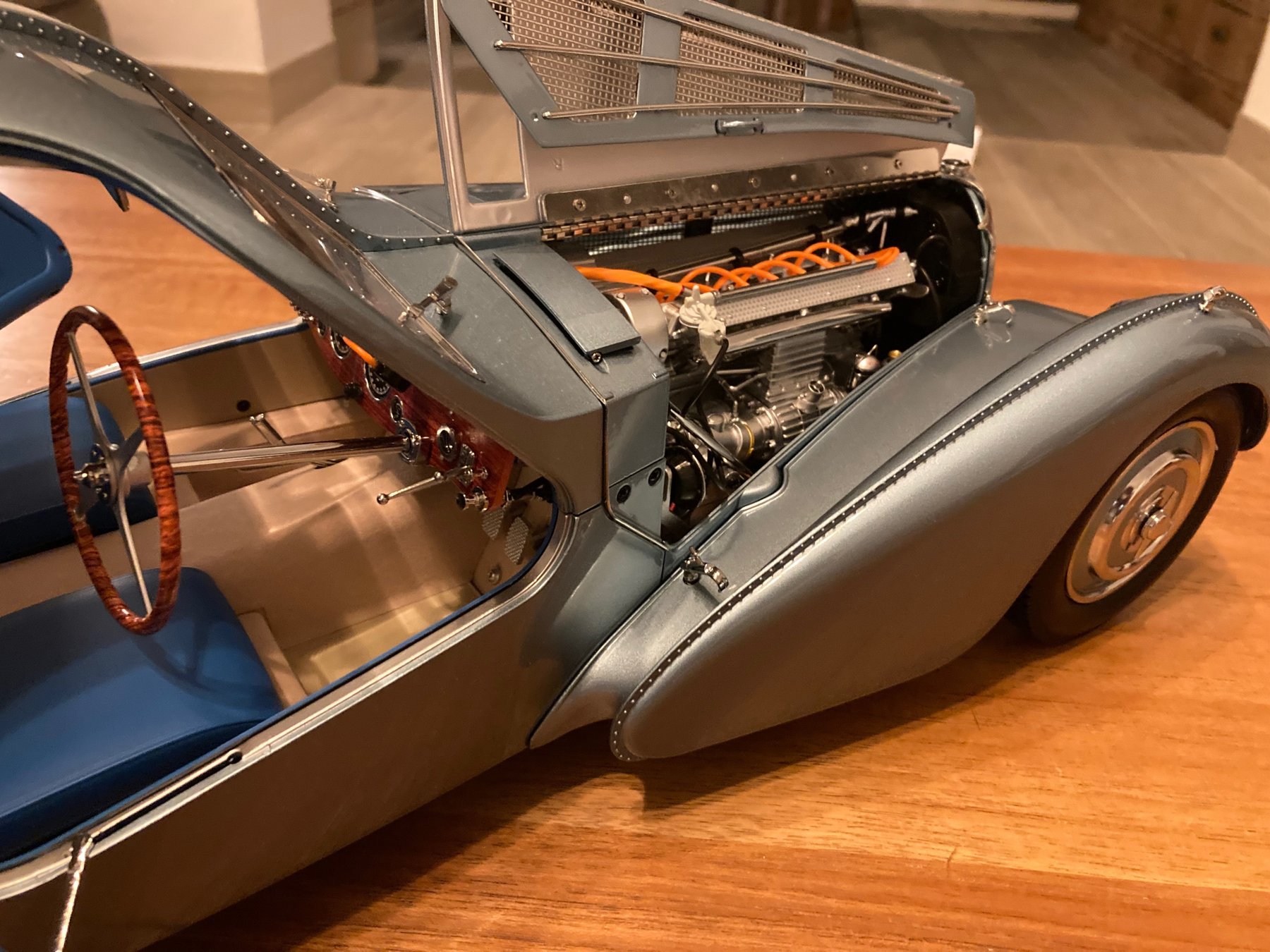 IXO Bugatti Atlantic 57c Fertigmodell 1/8 - 1/8 - 画像6