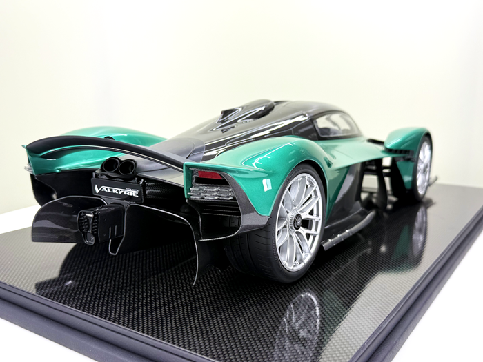 Frontiart Aston Martin Valkyrie British Green 1/8 - 1/18 - صورة Frontiart Aston Martin Valkyrie British Green 1/8 - 1/18 - صورة 8