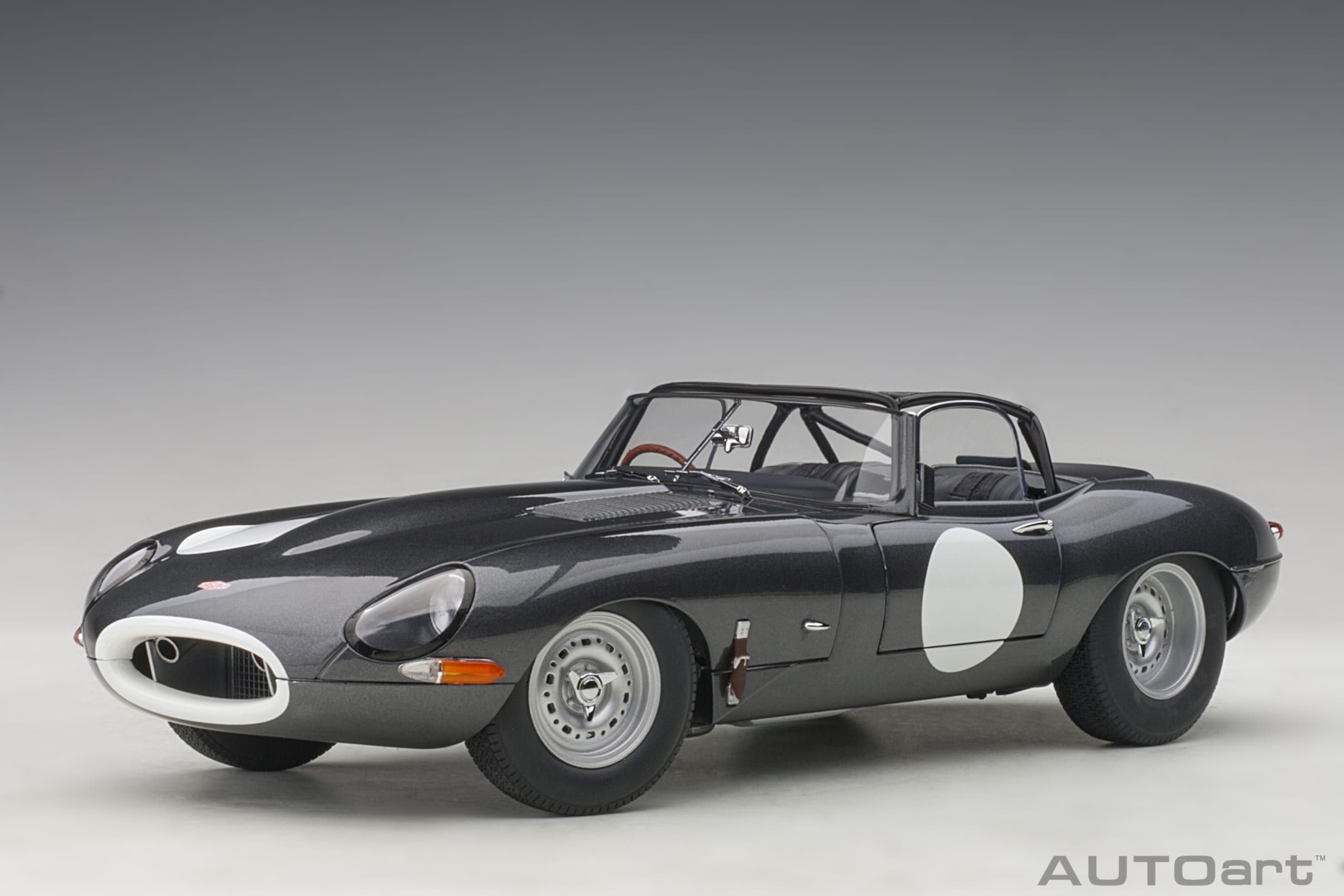 AUTOart Jaguar Lightweight E-Type (Dark Grey) 1/18 - 1/18 - Immagine 13