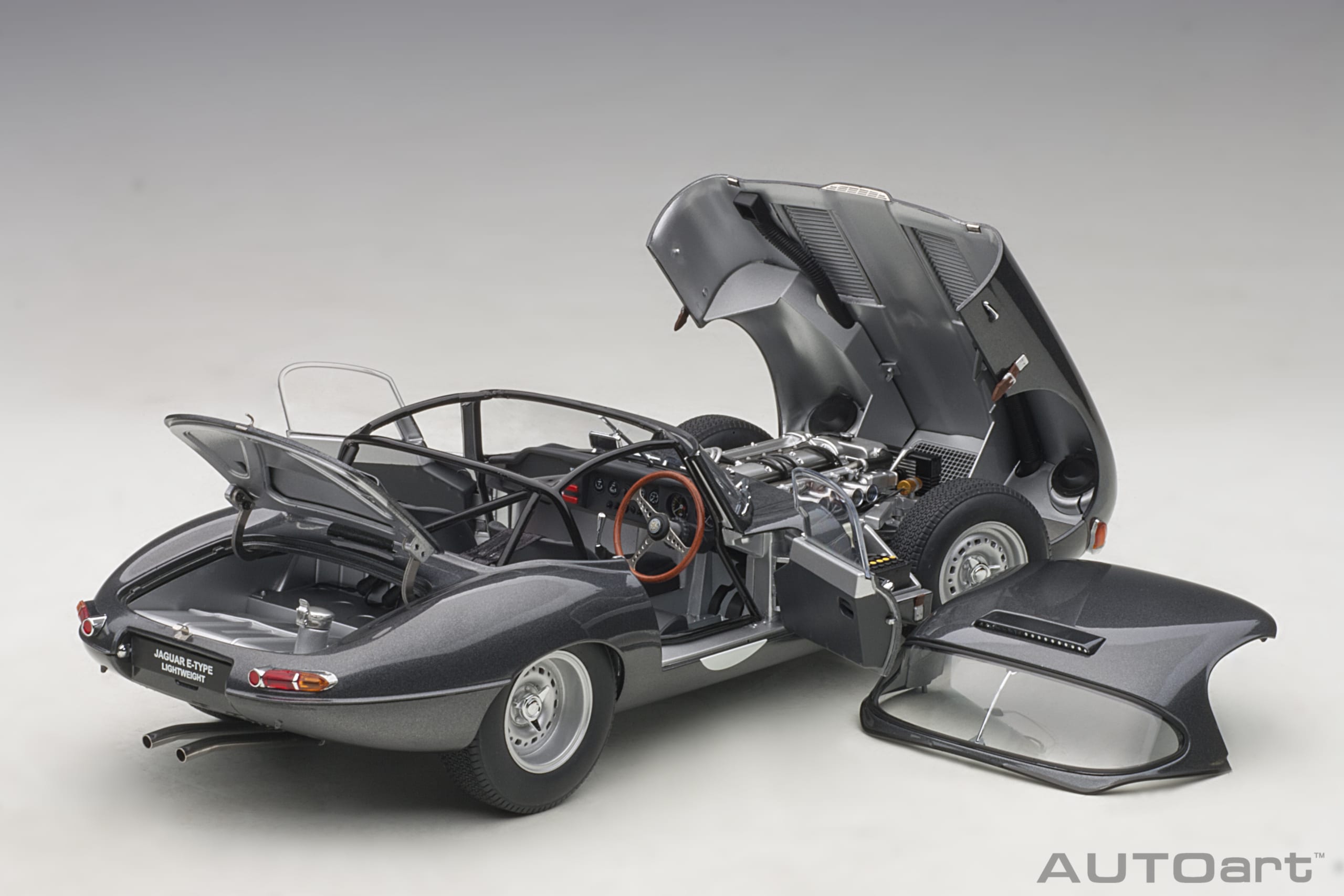 Jaguar E-Type leggera (grigio scuro)