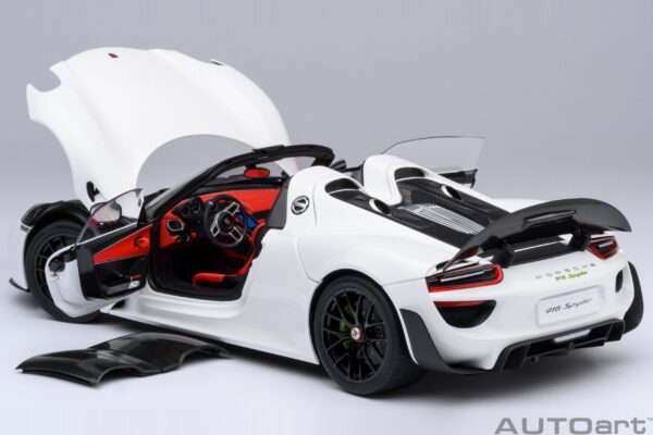 AUTOart Porsche 918 Spyder Weissach Package (White with Red)