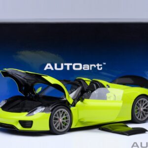 AUTOart ポルシェ 918 スパイダー ヴァイザッハ パッケージ (アシッドグリーン)