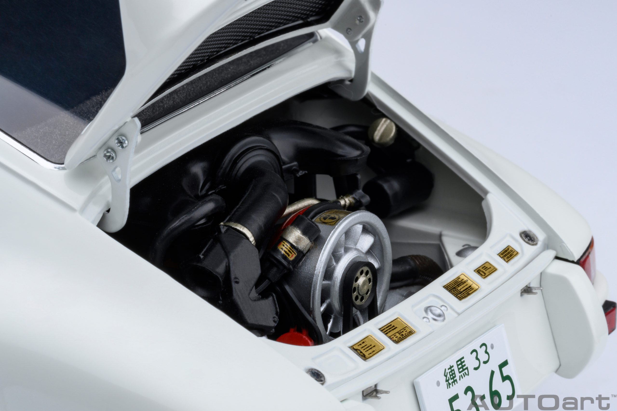 AUTOart Porsche 911 Carrera 2.7 RS “THE CIRCUIT WOLF” - 1/18 – Bild 9