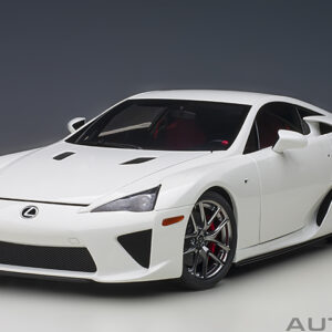 AUTOart レクサスLFA 2010 (最も白い白)