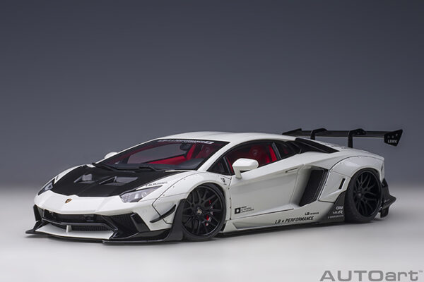 トイザらス 限定 LBWK アヴェンタドール AUTOart リバティウォーク LB-ワークス ランボルギーニ アヴェン