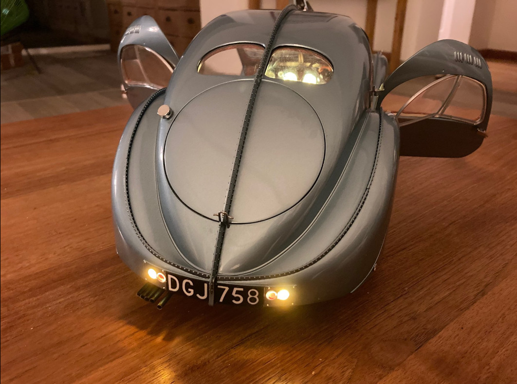 IXO Bugatti Atlantic 57c Fertigmodell 1/8 - 1/8 - 画像16