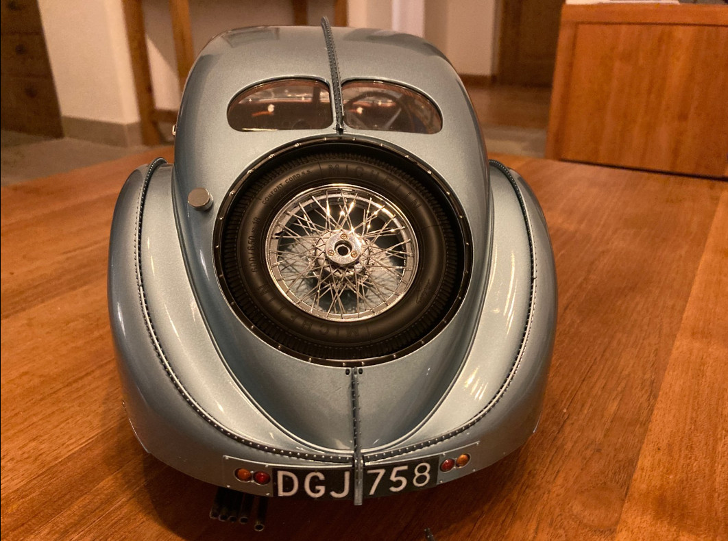 IXO Bugatti Atlantic 57c Fertigmodell 1/8 - 1/8 - 画像12