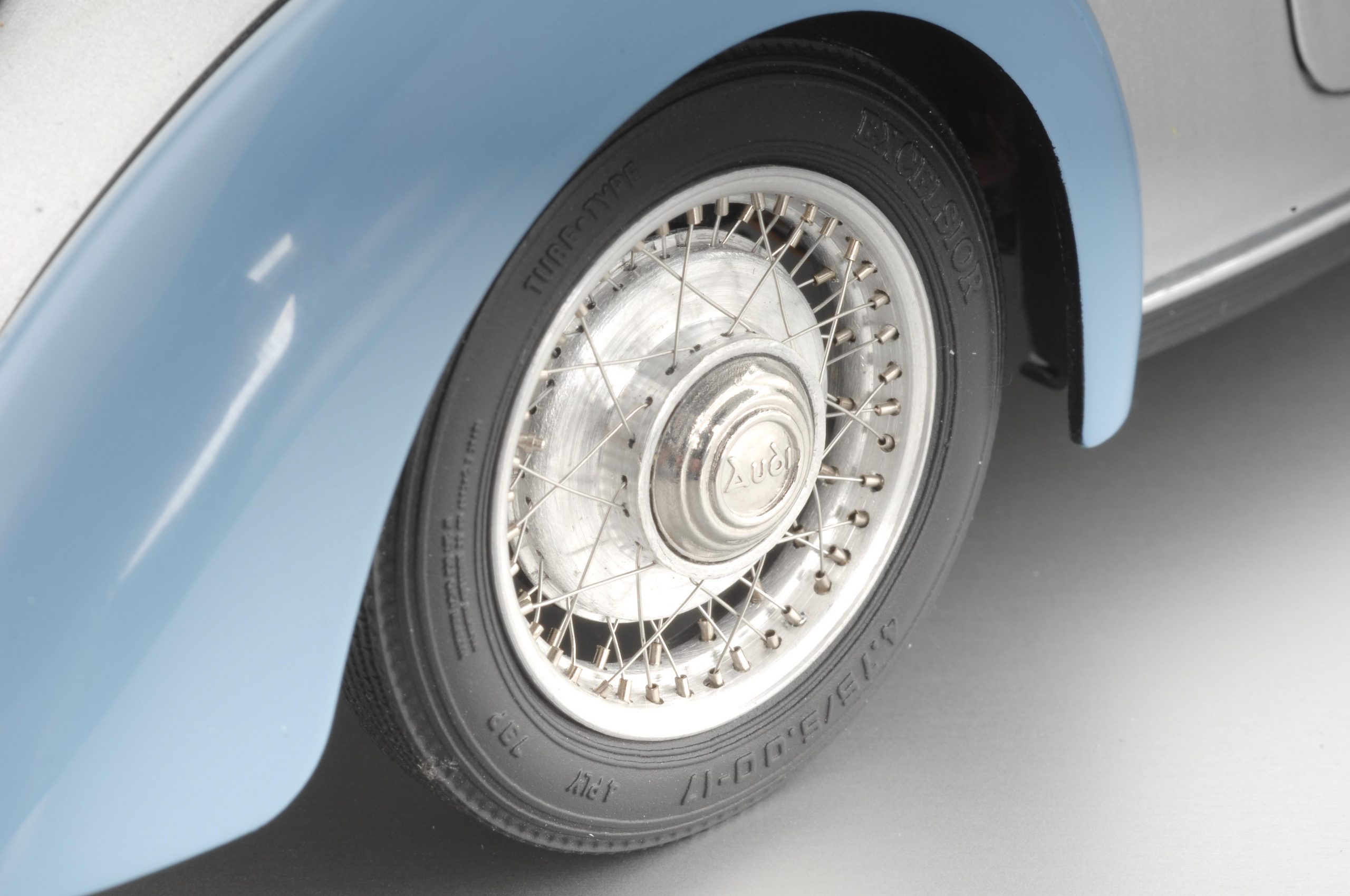 CMC Audi 225 Front Roadster, 1935 - 1/18 – Bild 3