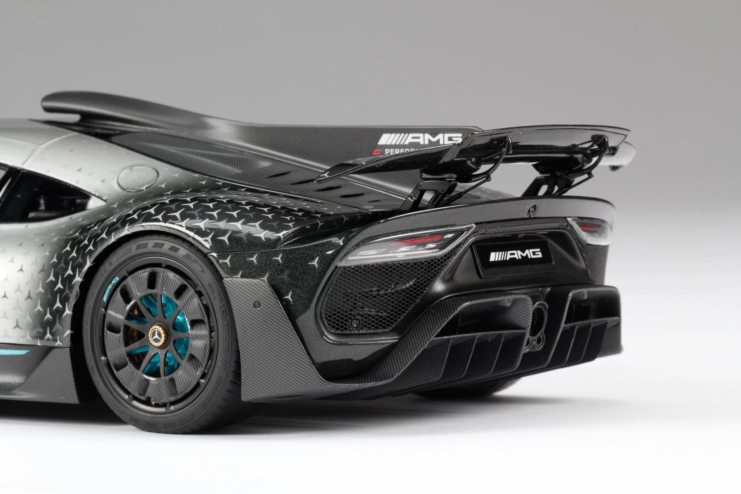 Amalgam Mercedes AMG One - 1/18 – Bild 21