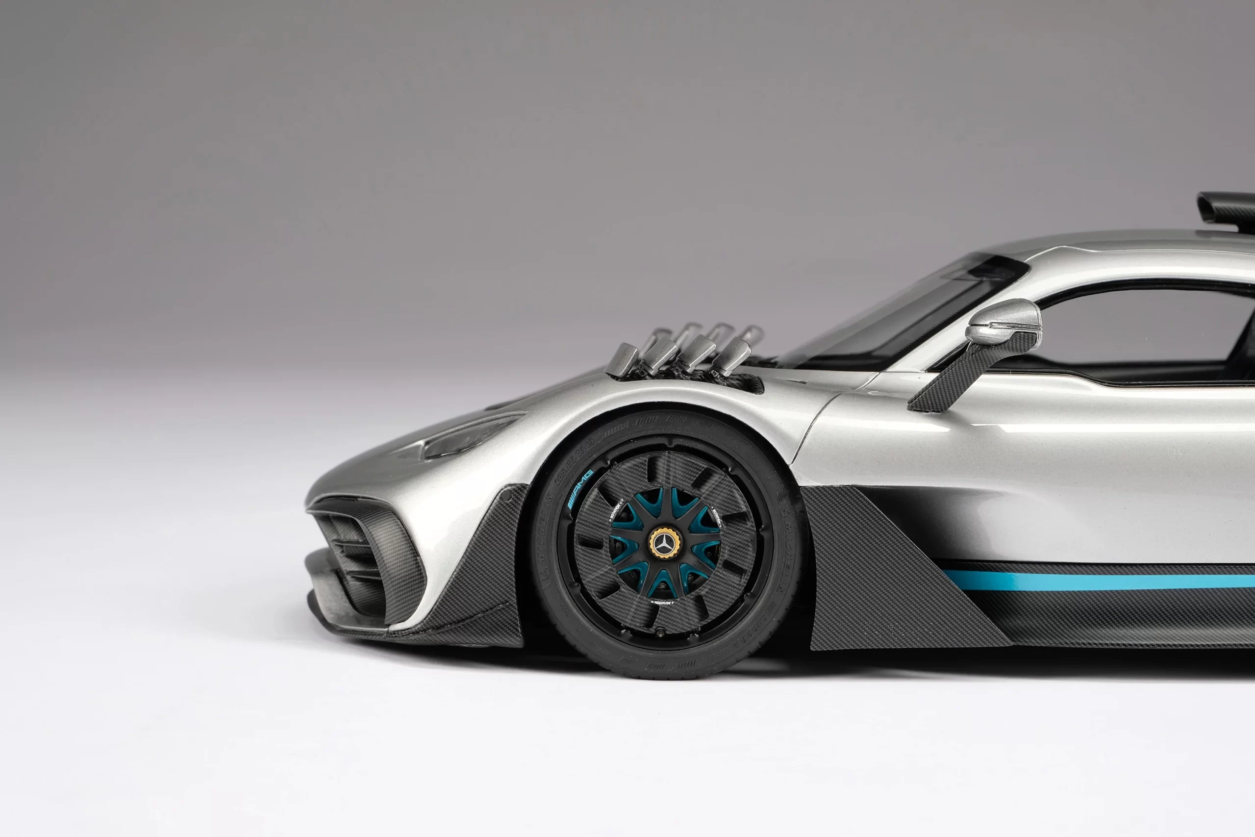 Amalgam Mercedes AMG One - 1/18 – Bild 8