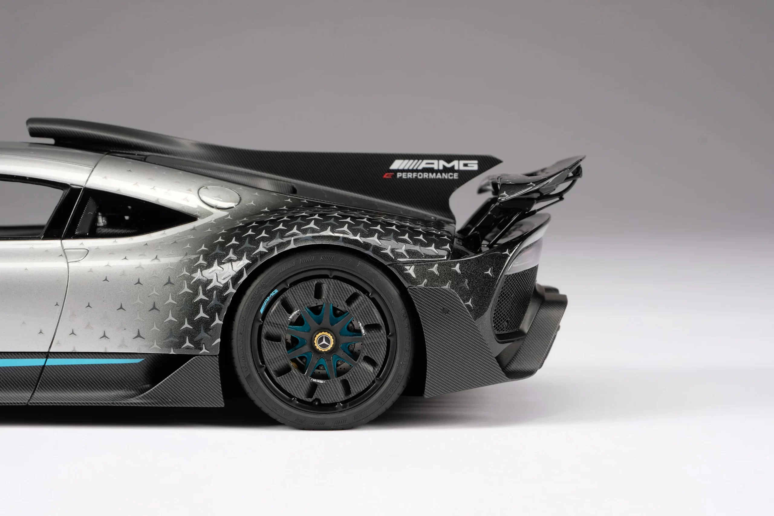 Amalgam Mercedes AMG One - 1/18 – Bild 7