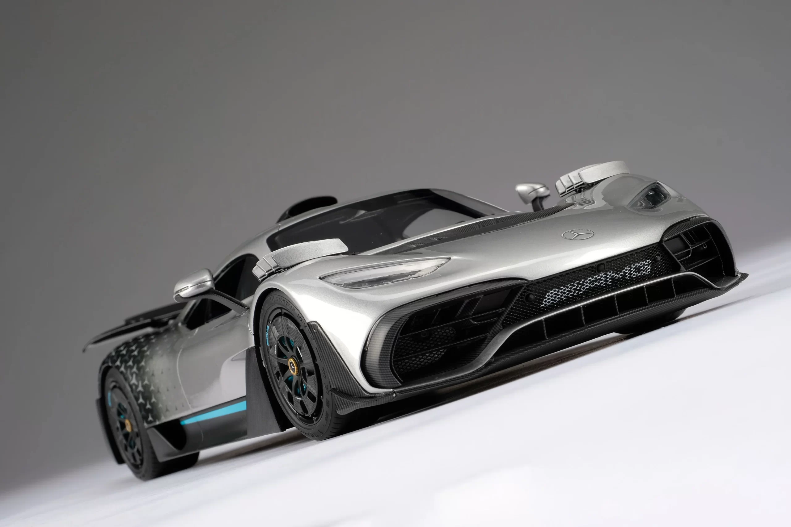 Amalgam Mercedes AMG One - 1/18 – Bild 5