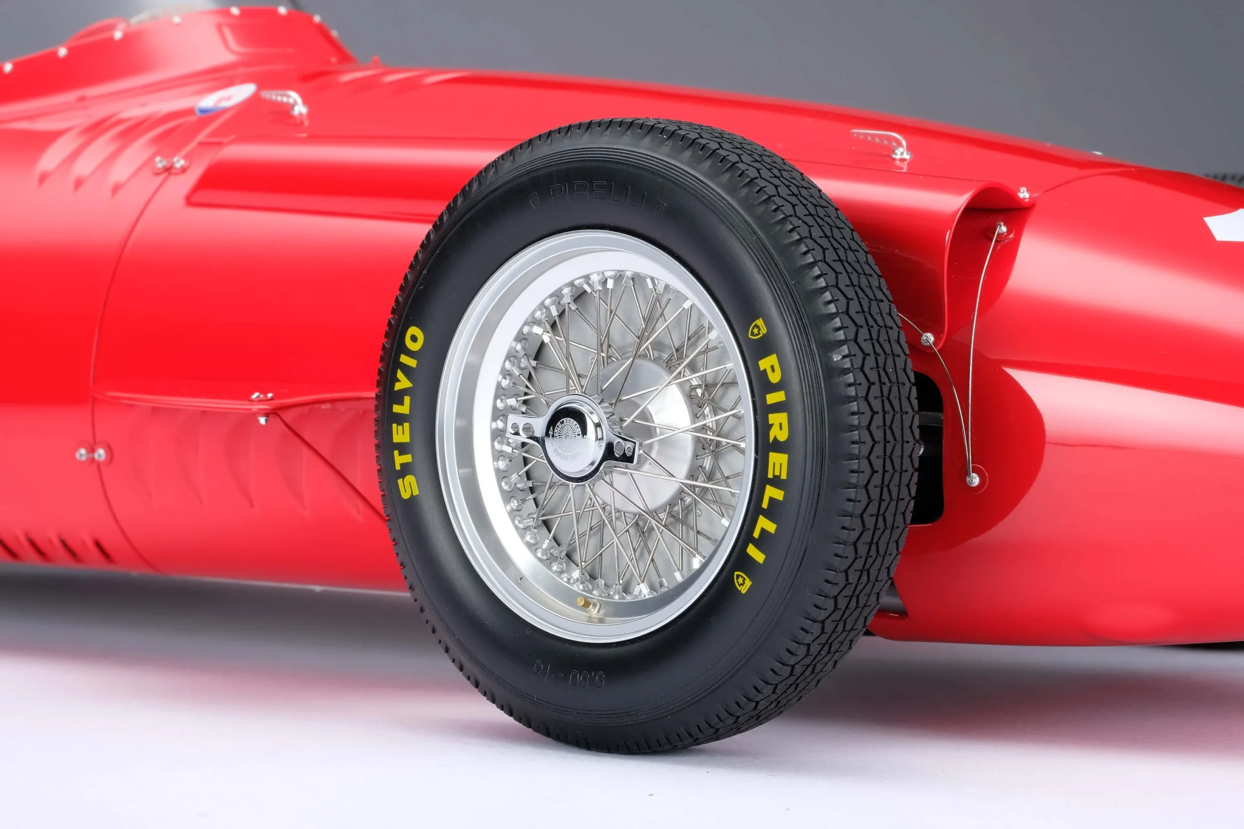 Amalgam Maserati 250F - Großer Preis von Deutschland 1957 - Juan Manuel Fangio 1:8 - 1/8 - صورة Amalgam Maserati 250F - Großer Preis von Deutschland 1957 - Juan Manuel Fangio 1:8 - 1/8 - صورة 9