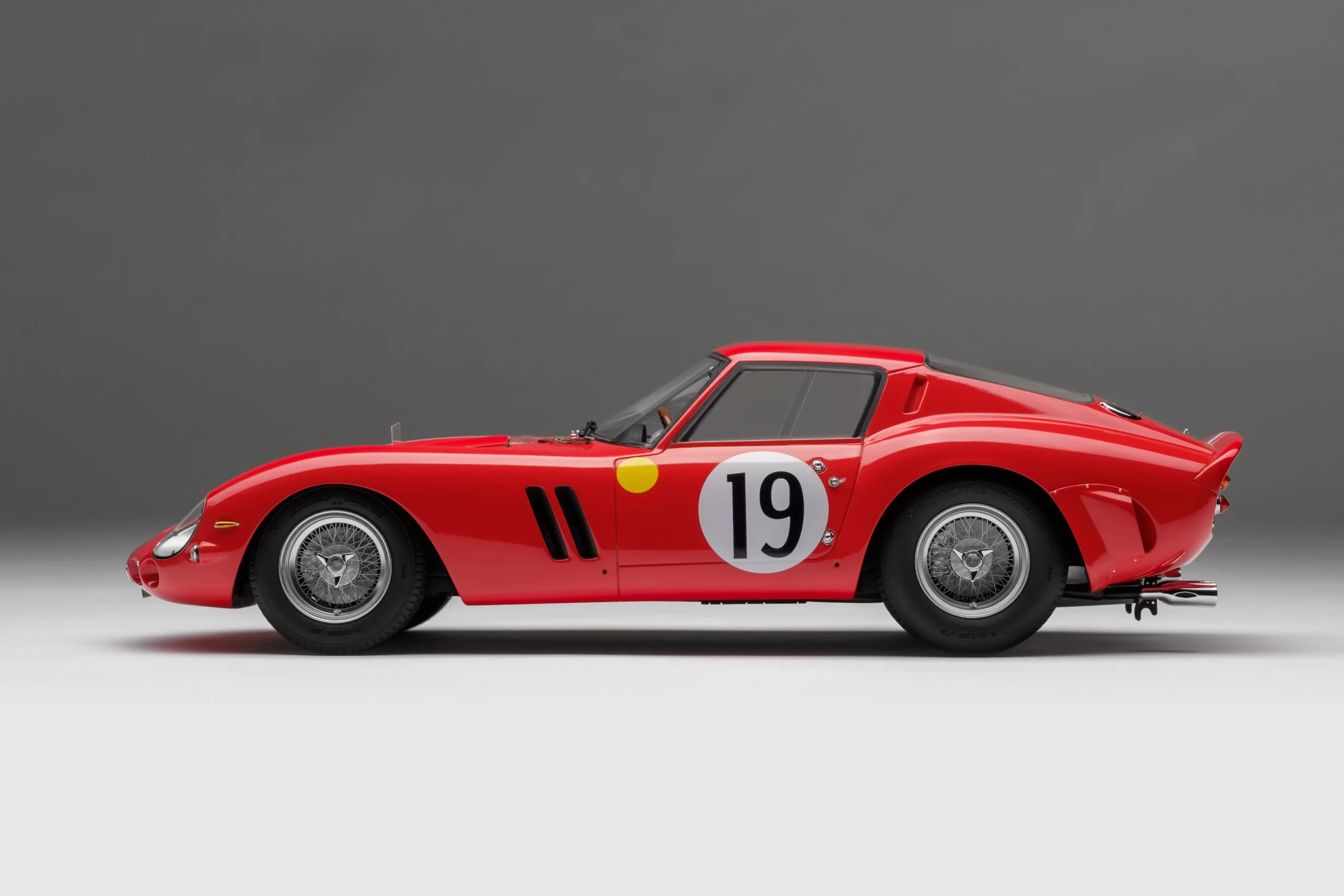 Amalgam FERRARI 250 GTO - 24-STUNDEN-RENNEN VON LE MANS 1962 - 1/18 - صورة Amalgam FERRARI 250 GTO - 24-STUNDEN-RENNEN VON LE MANS 1962 - 1/18 - صورة 12