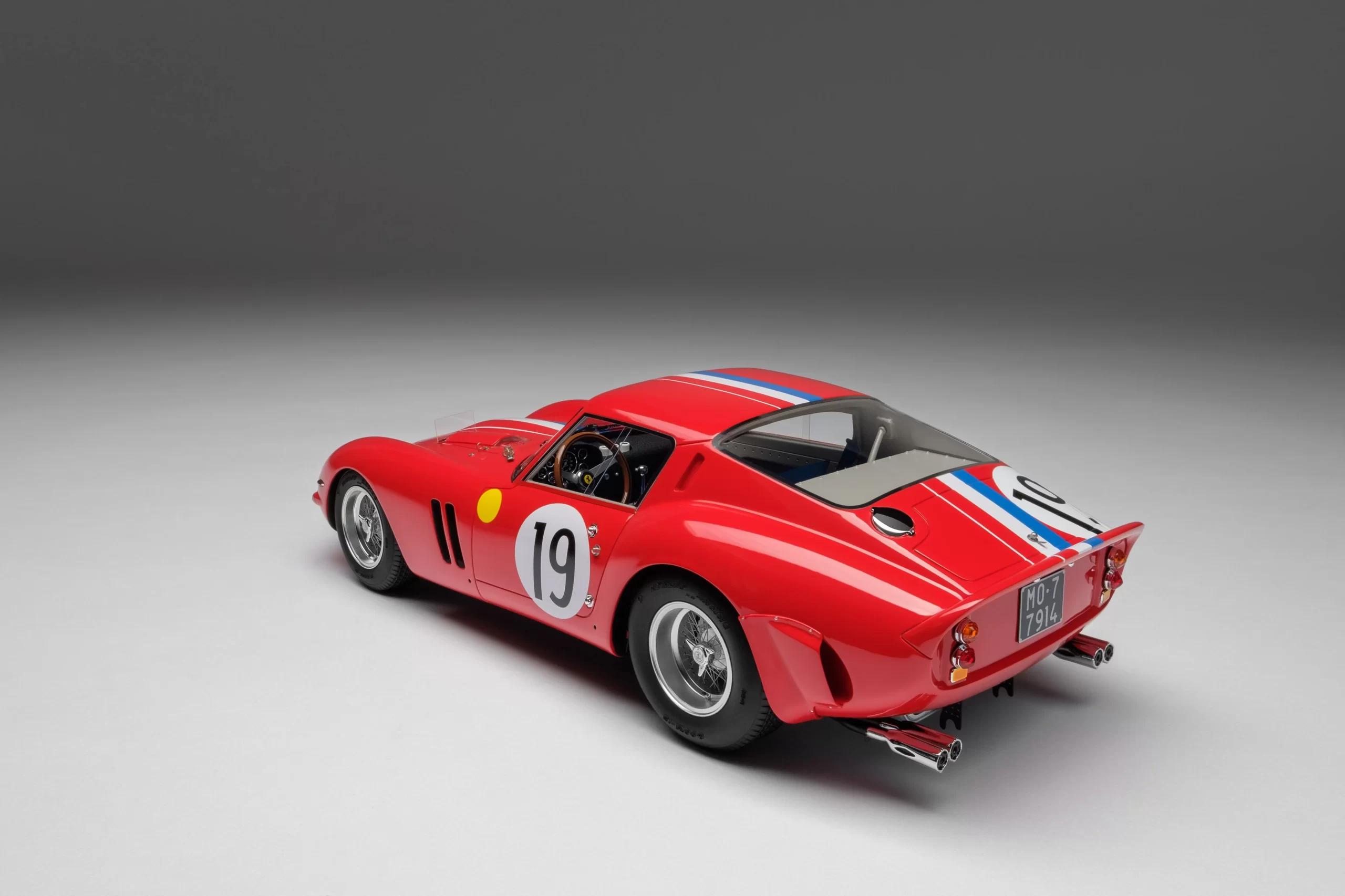 Amalgam FERRARI 250 GTO - 24-STUNDEN-RENNEN VON LE MANS 1962 - 1/18 - صورة Amalgam FERRARI 250 GTO - 24-STUNDEN-RENNEN VON LE MANS 1962 - 1/18 - صورة 9