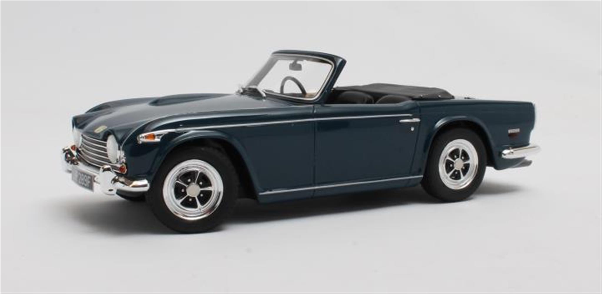 Cult Scale Triumph TR5 P.I. blue - 1/18 - Image 9