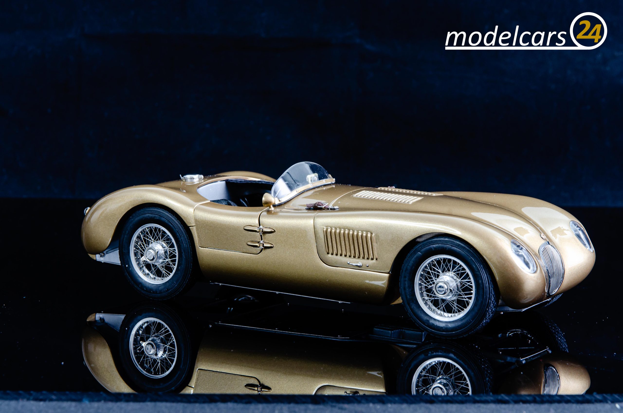 CMC M-214 Jaguar C Type Techno Classica Modelcars24