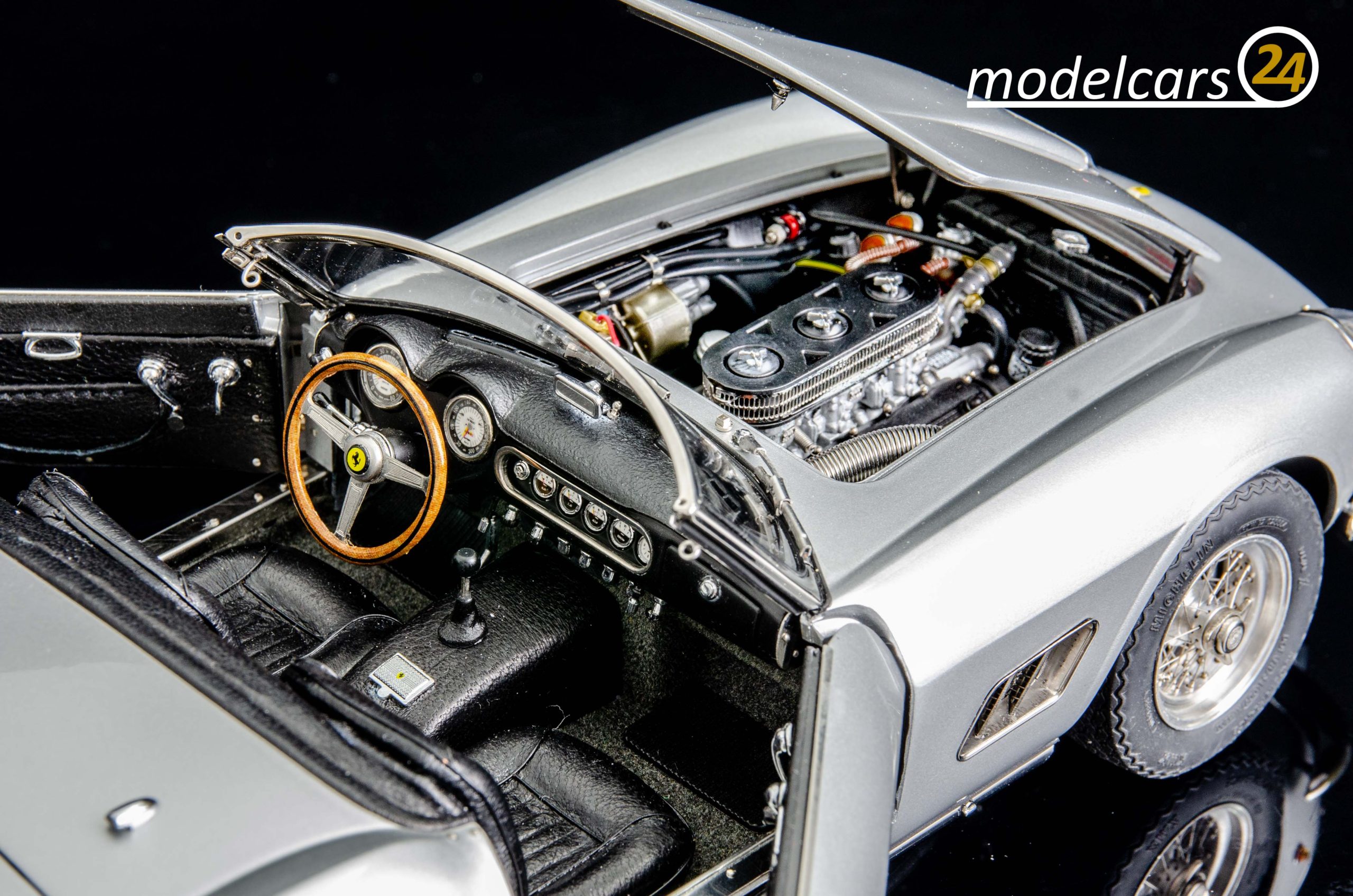 CMC Ferrari 250 GT SWB, California Spyder, 1961 - 1/18 – Bild 13