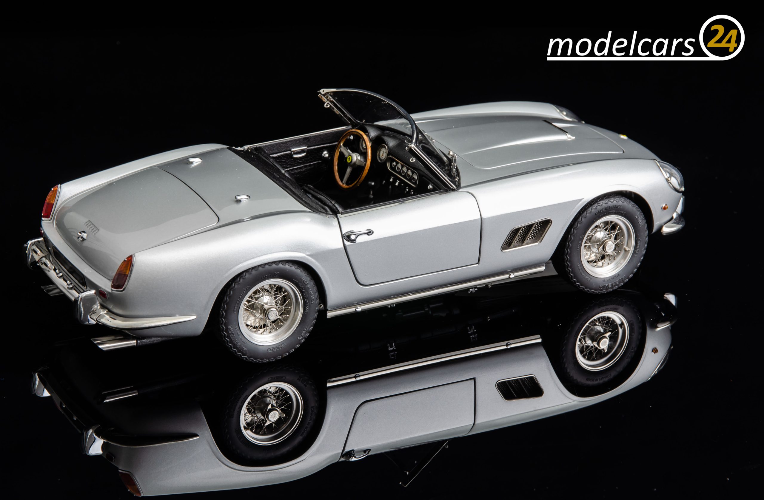 CMC Ferrari 250 GT SWB, California Spyder, 1961 - 1/18 – Bild 6