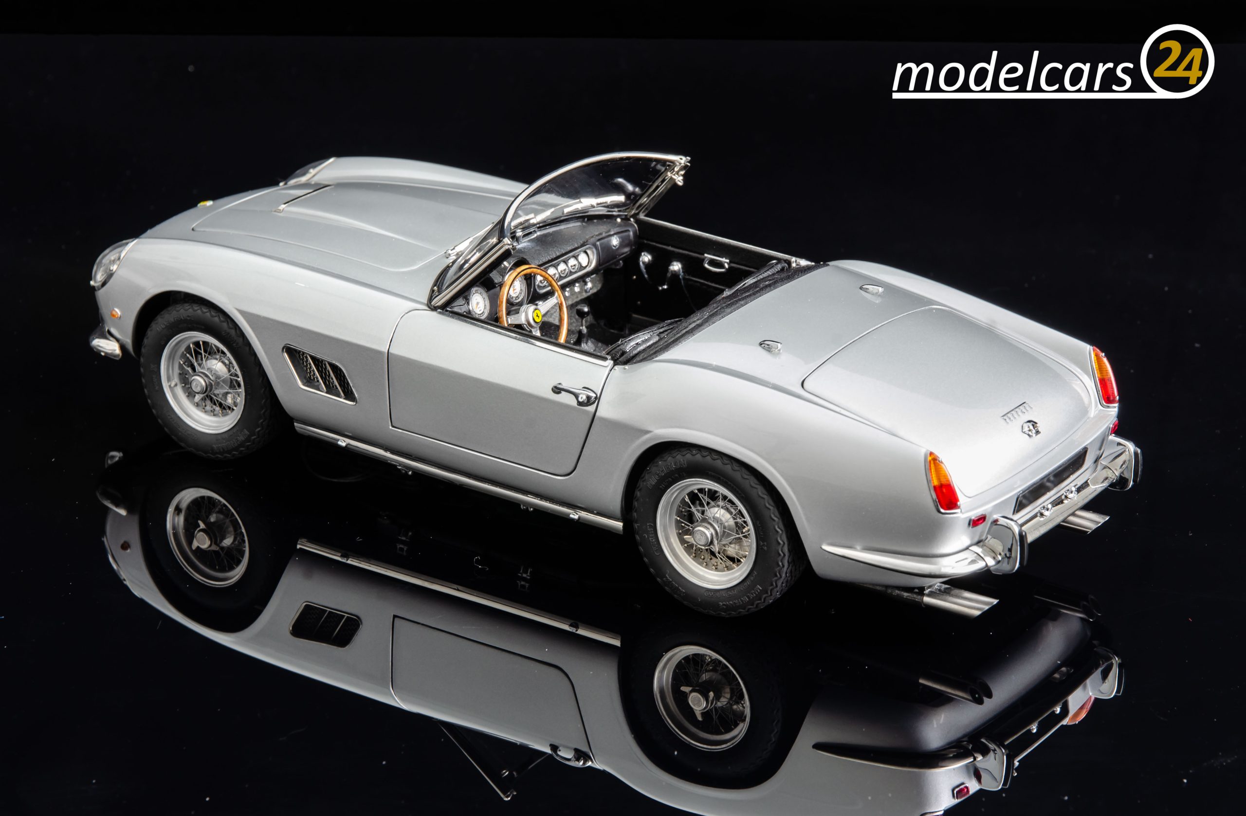CMC Ferrari 250 GT SWB, California Spyder, 1961 - 1/18 – Bild 8