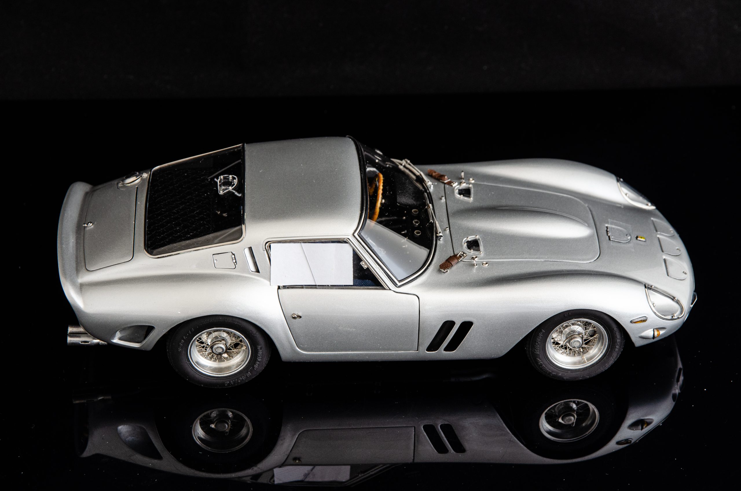 CMC Ferrari 250 GTO, 1962 - 1/18 - صورة CMC Ferrari 250 GTO, 1962 - 1/18 - صورة 10