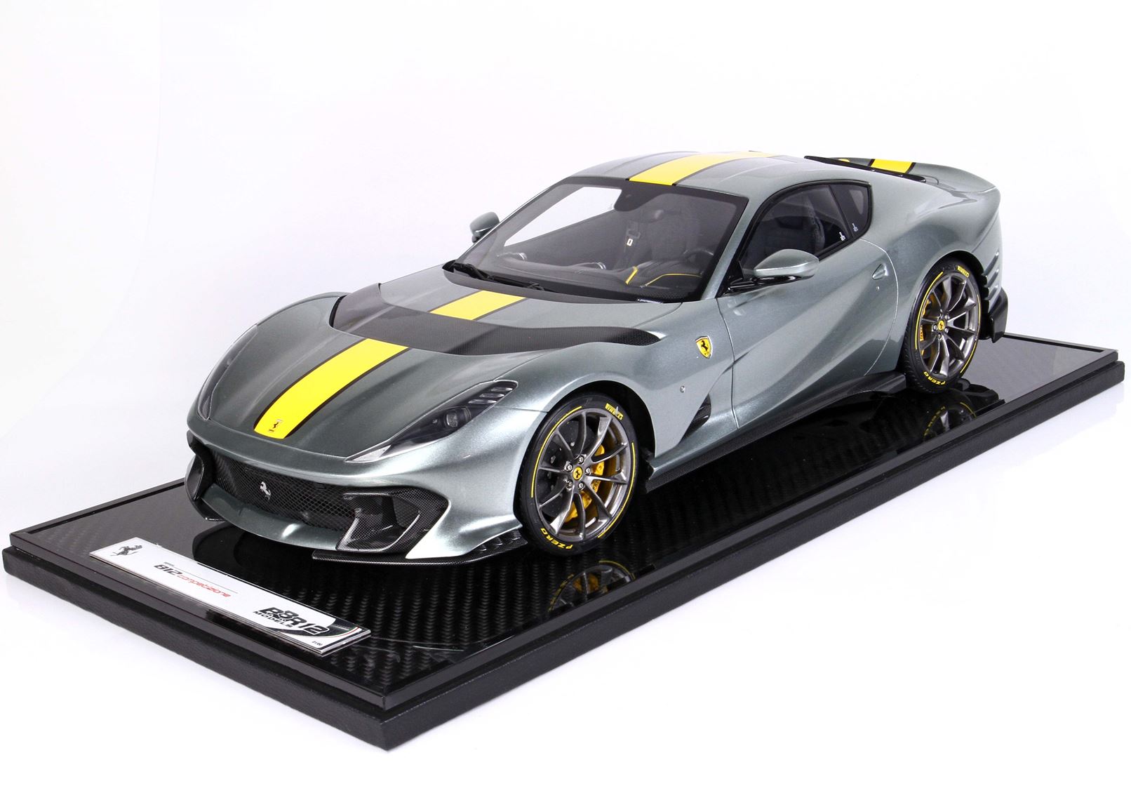 BBR Ferrari 812 Competizione in 1:12 one of 232 - 1/12 – Bild 3