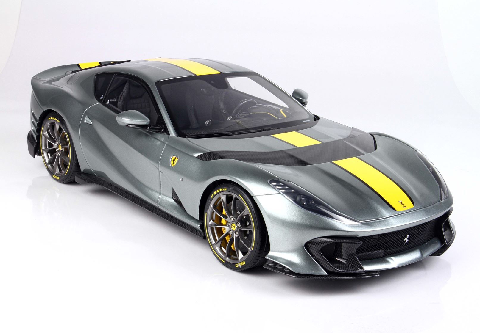 BBR Ferrari 812 Competizione in 1:12 one of 232 - 1/12 – Bild 4