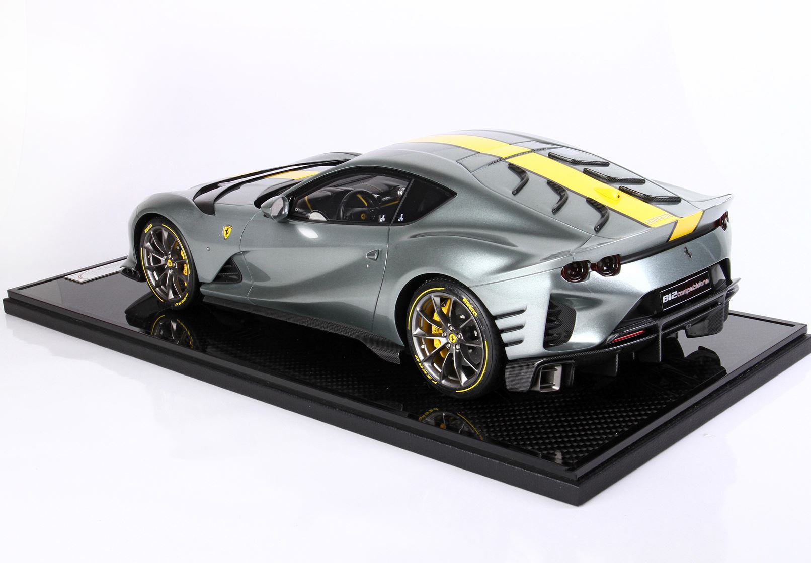 BBR Ferrari 812 Competizione in 1:12 one of 232 - 1/12 – Bild 5