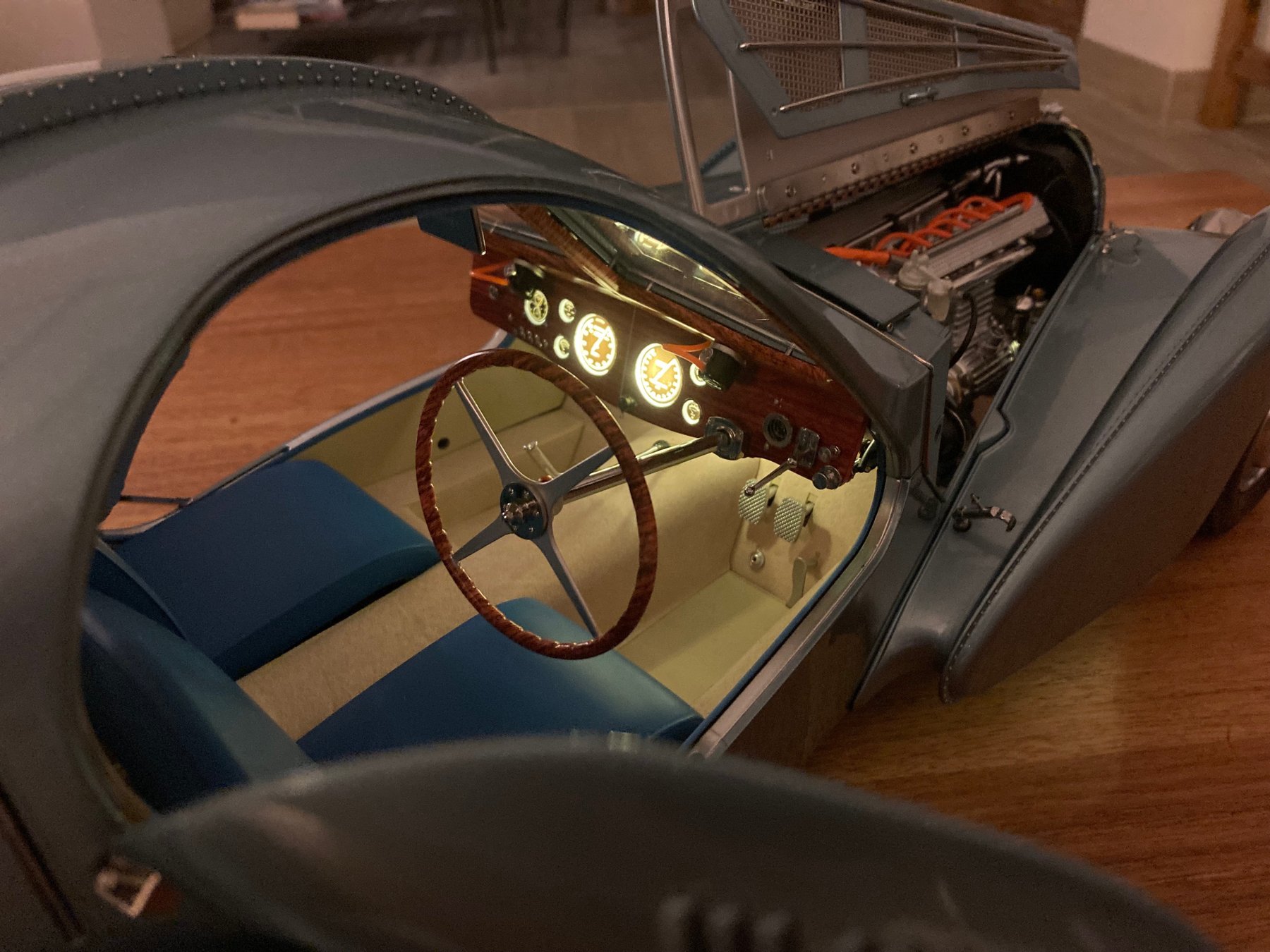 IXO Bugatti Atlantic 57c Fertigmodell 1/8 - 1/8 - 画像7