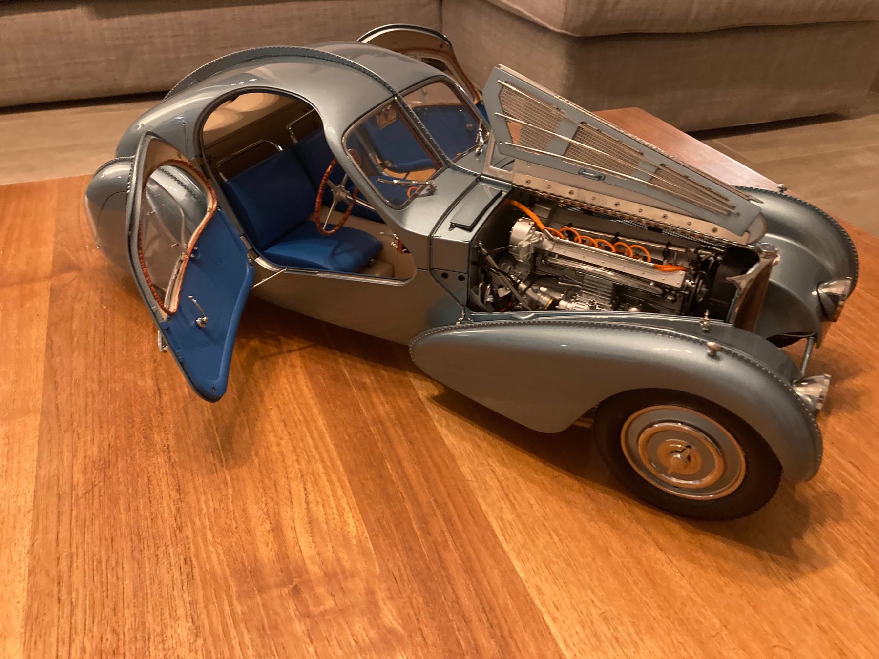 IXO Bugatti Atlantic 57c Fertigmodell 1/8 - 1/8 - 画像8