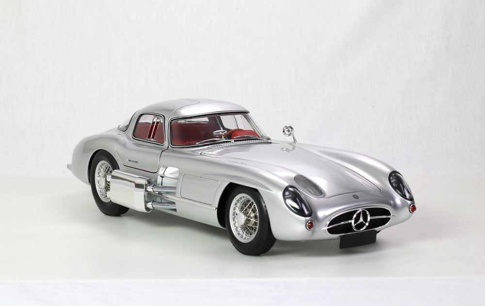 LEGRAND Mercedes-Benz 300 SLR Uhlenhaut Coupé 1/8 Bausatz rot - 1/8 - 画像7