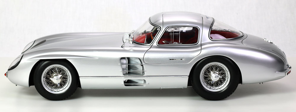 LEGRAND Mercedes-Benz 300 SLR Uhlenhaut Coupé 1/8 Bausatz rot - 1/8 - 画像6