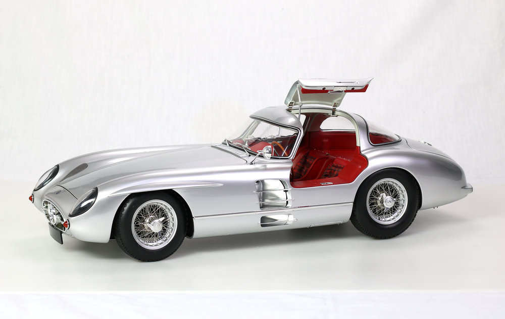 LEGRAND Mercedes-Benz 300 SLR Uhlenhaut Coupé 1/8 Bausatz rot - 1/8 - 画像5