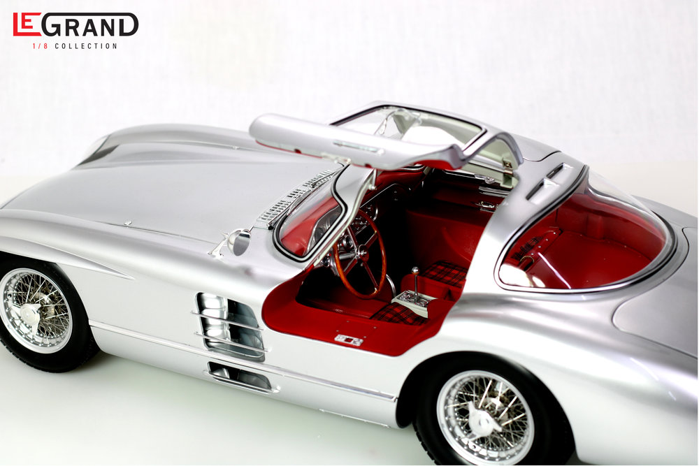 LEGRAND Mercedes-Benz 300 SLR Uhlenhaut Coupé 1/8 Bausatz rot - 1/8 - 画像3