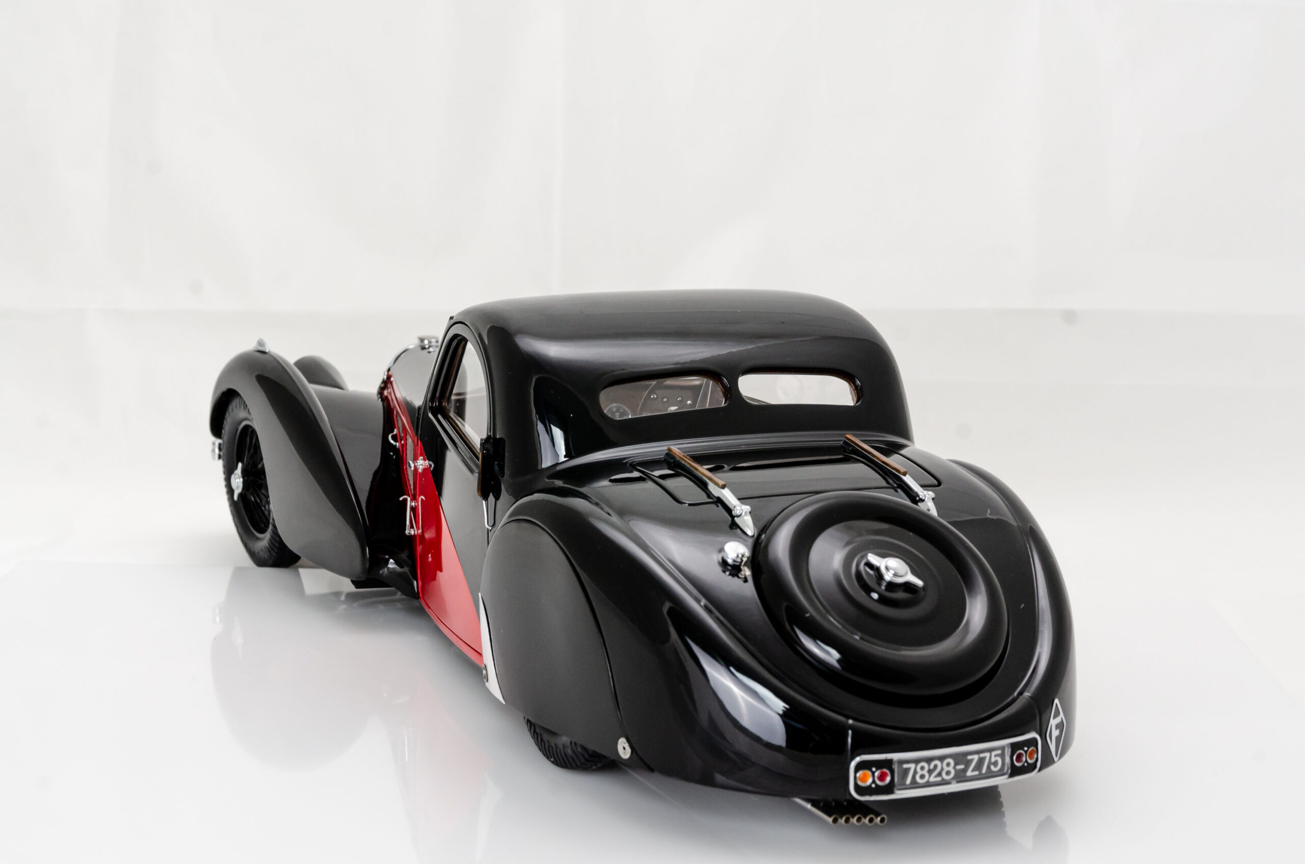 Bauer Bugatti Type 57SC Atalante 1937 7828-Z75 one of 1500 1:12 - 1/12 - Immagine 14