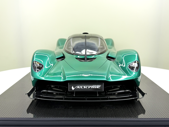 Frontiart Aston Martin Valkyrie British Green 1/8 - 1/18 - صورة Frontiart Aston Martin Valkyrie British Green 1/8 - 1/18 - صورة 5