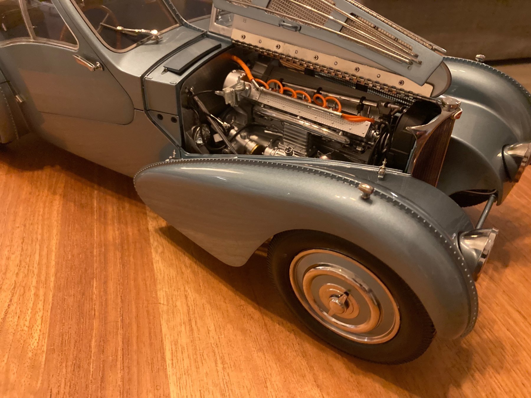 IXO Bugatti Atlantic 57c Fertigmodell 1/8 - 1/8 - 画像19