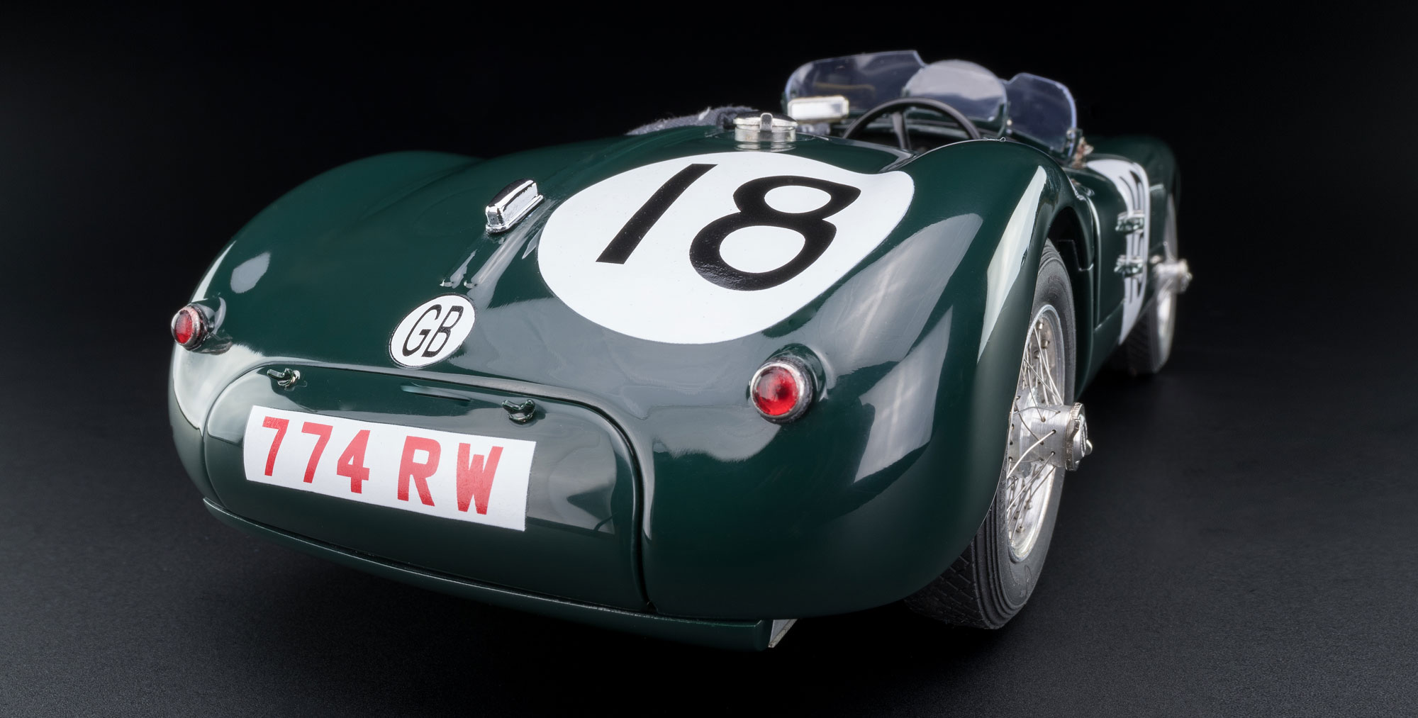 CMC Jaguar C Type,1953, 24h Frankreich WINNER #18 , Tony Rolt / Duncan Hamilton, ( British Racing Green ) - 1/18 - Image 5