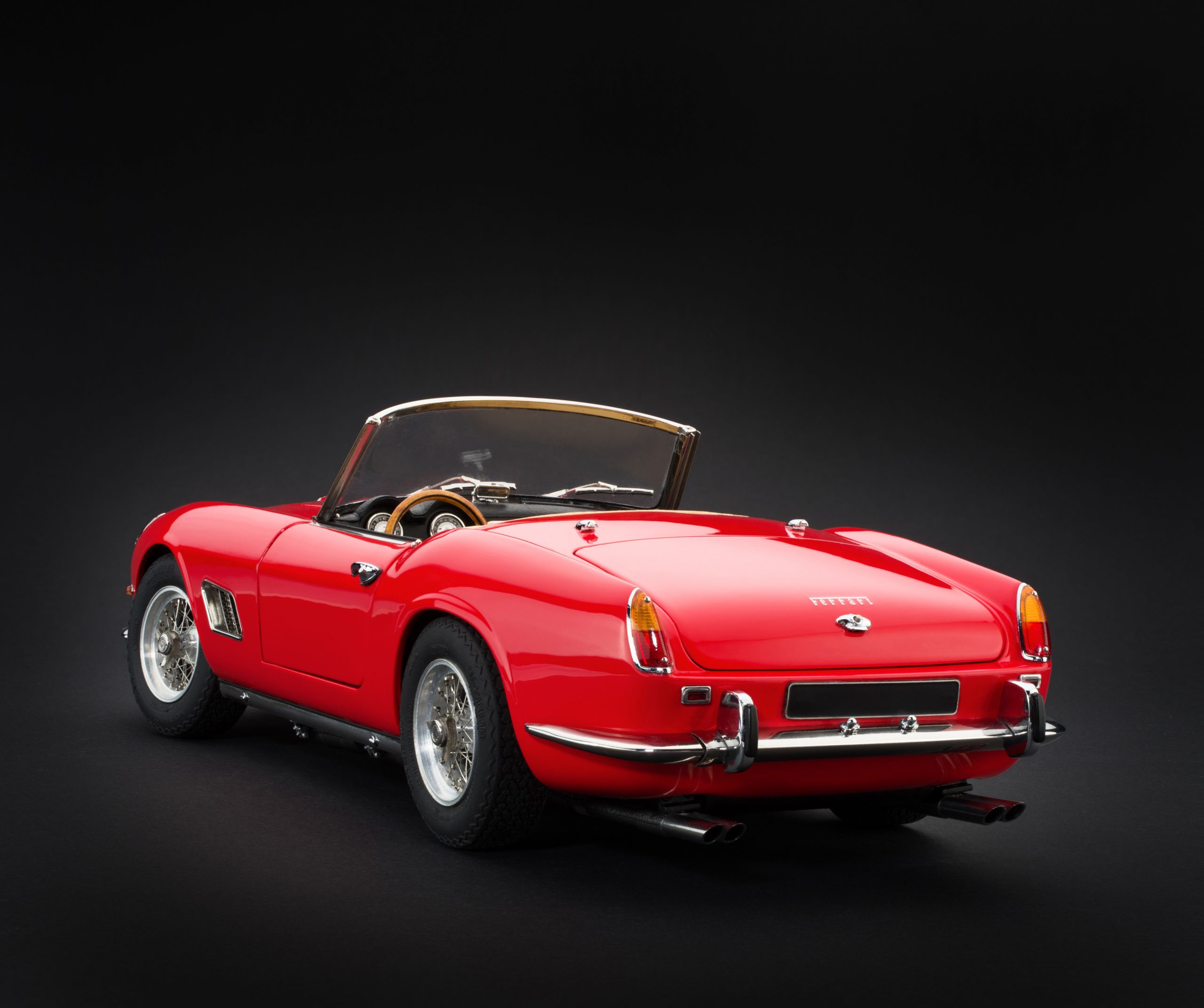 CMC Ferrari 250 GT SWB, California Spyder, 1961 - 1/18 – Bild 7