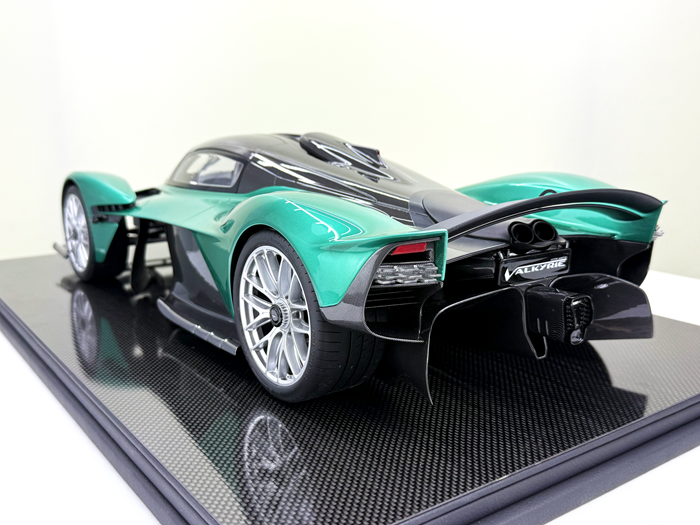 Frontiart Aston Martin Valkyrie British Green 1/8 - 1/18 - صورة Frontiart Aston Martin Valkyrie British Green 1/8 - 1/18 - صورة 2