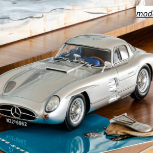 Legrand Mercedes-Benz 300 SLR Uhlenhaut Coupé 1/8 scale model - 1/8