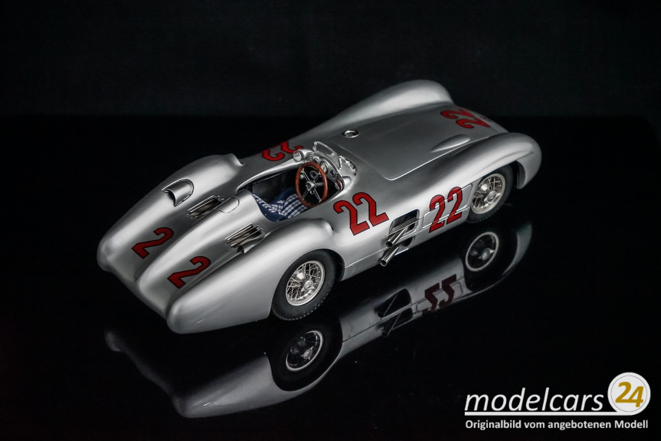 CMC Mercedes-Benz W196R Stromlinie, 1954, GP Frankreich #22 Hans Herrmann - 1/18 – Bild 3