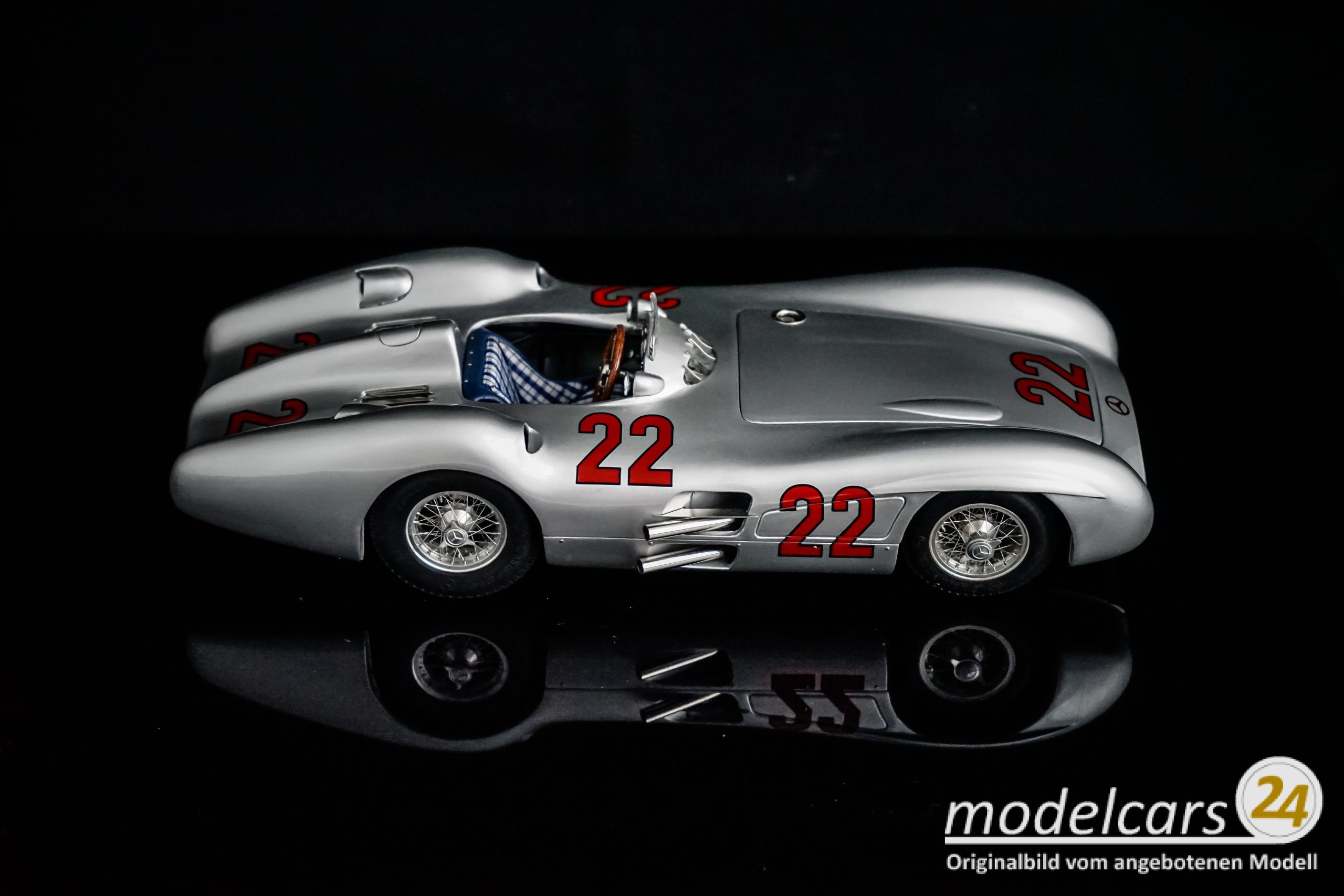 CMC Mercedes-Benz W196R Stromlinie, 1954, GP Frankreich #22 Hans Herrmann - 1/18 – Bild 2