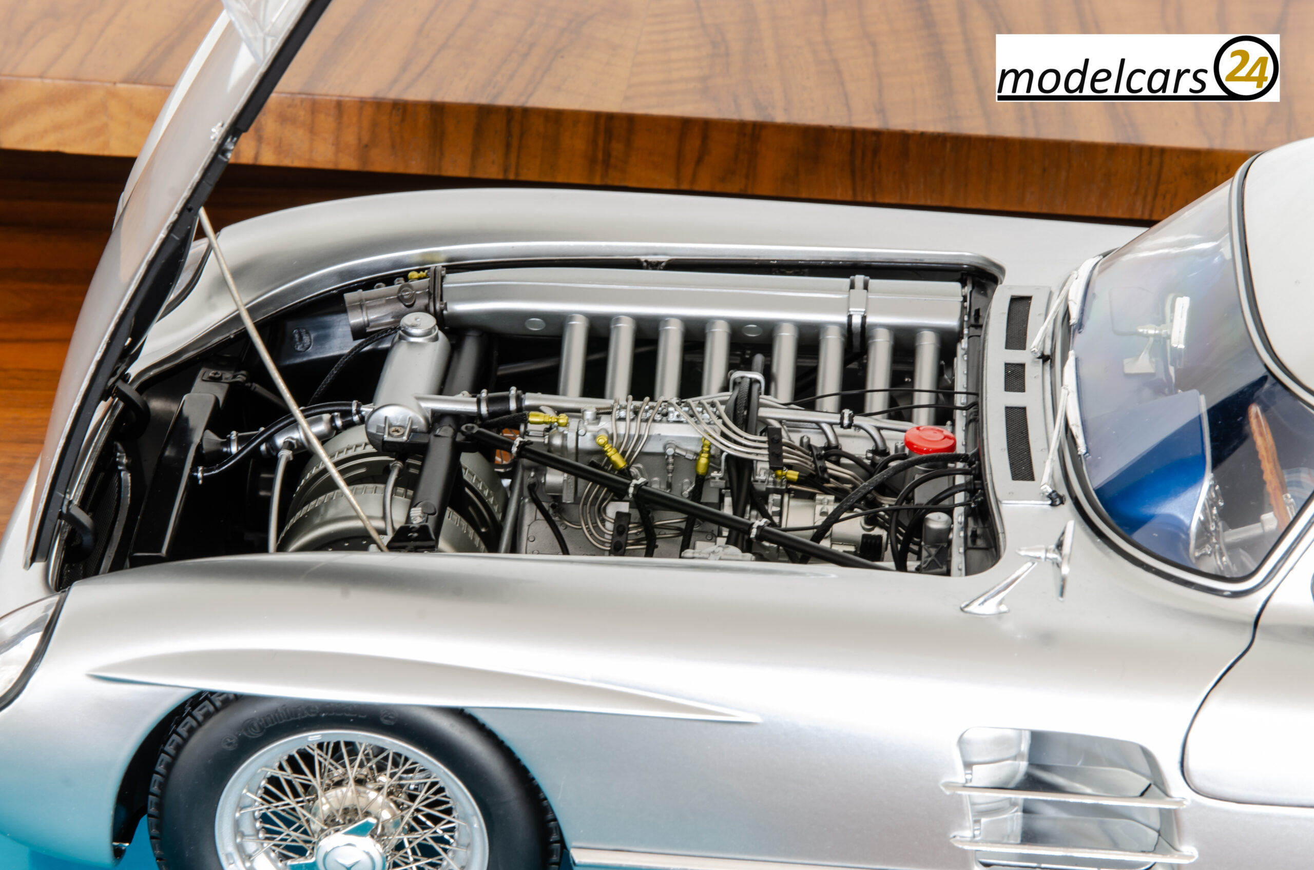 Legrand Mercedes-Benz 300 SLR Uhlenhaut Coupé 1/8 Fertigmodell - 1/8 – Bild 6