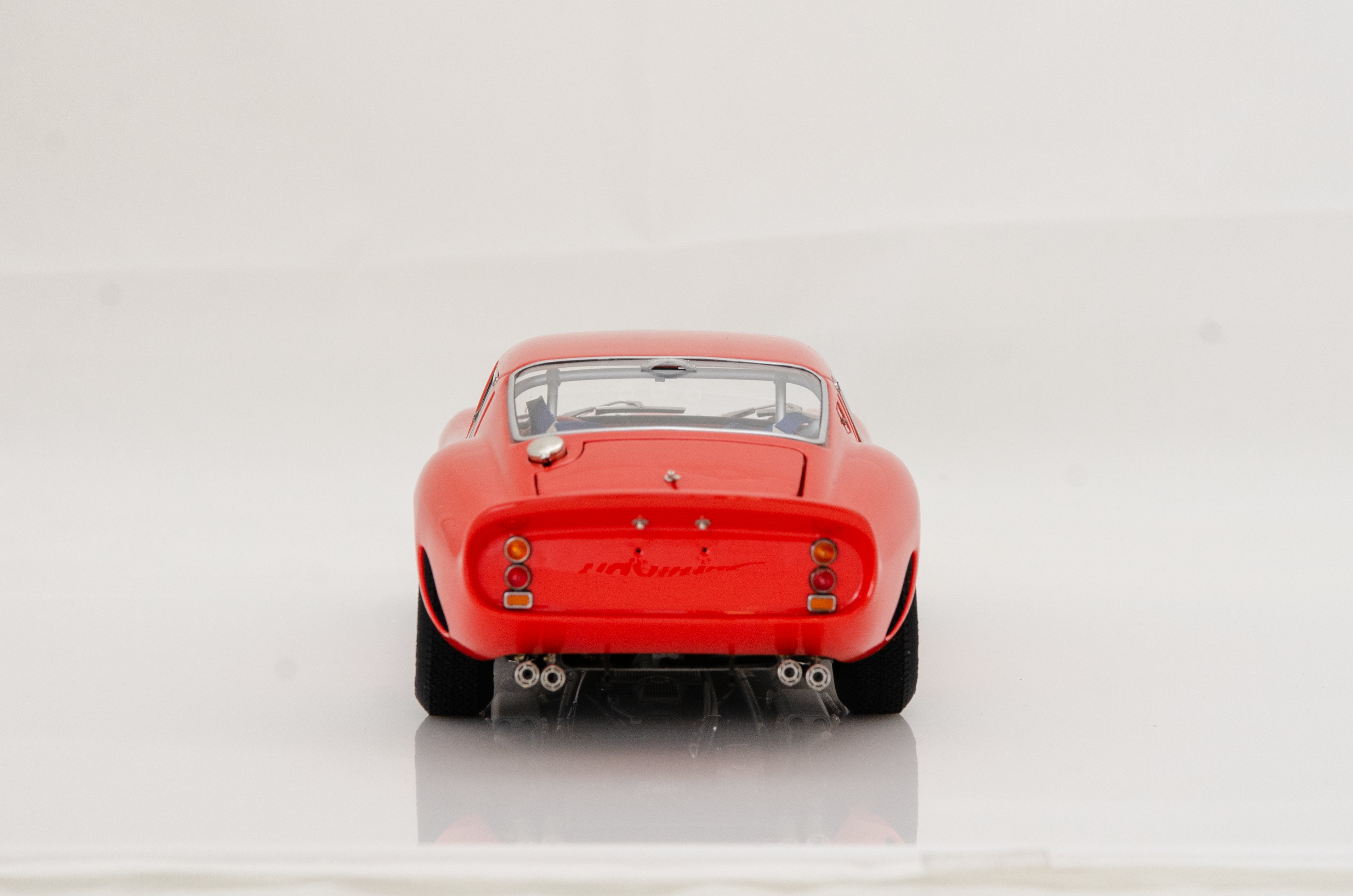 Martisan Ferrari 250 GTO Rosso Corsa mit Kupferkarosserie one of 199 - 1/18 - صورة Martisan Ferrari 250 GTO Rosso Corsa mit Kupferkarosserie one of 199 - 1/18 - صورة 33